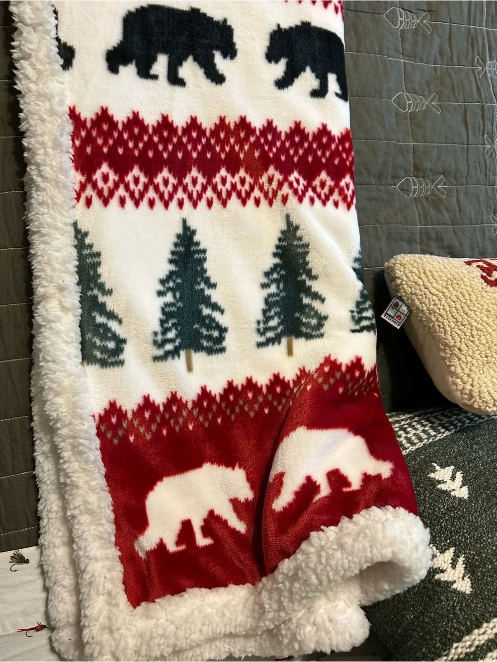Eddie Bauer Red White Green Bear & Tree Grizzly Peak Sherpa Throw Blanket